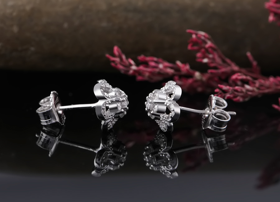  Chốt g&agrave;i của mẫu khuy&ecirc;n linh hoạt điều chỉnh dễ d&agrave;ng.