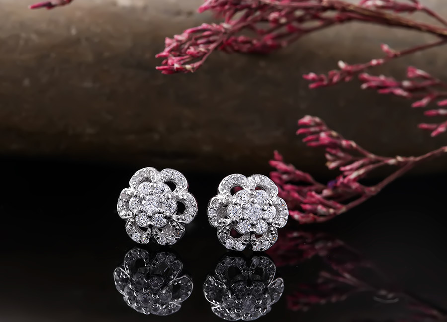 Mọi c&ocirc; g&aacute;i đều y&ecirc;u th&iacute;ch n&eacute;t điệu đ&agrave; kh&ocirc;ng thể bỏ lỡ mẫu b&ocirc;ng tai n&agrave;y của Eropi.