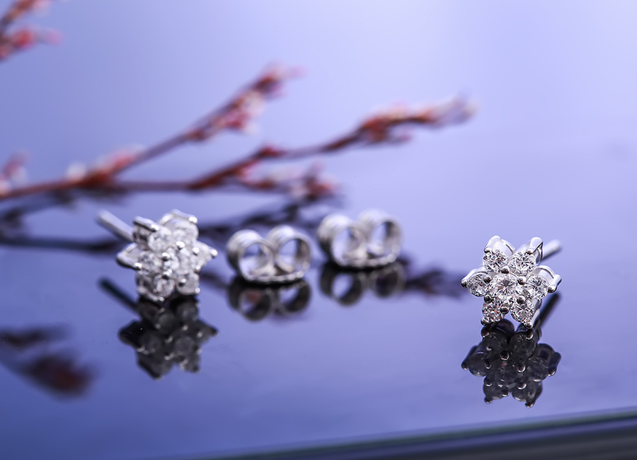 Tạo h&igrave;nh b&ocirc;ng hoa điệu xinh với vẻ đẹp h&uacute;t hồn.