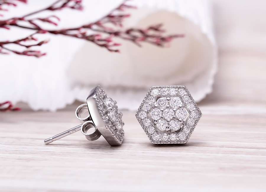 Sắc trắng lu&ocirc;n l&agrave; biểu tượng của sự thanh tao, thuần khiết.