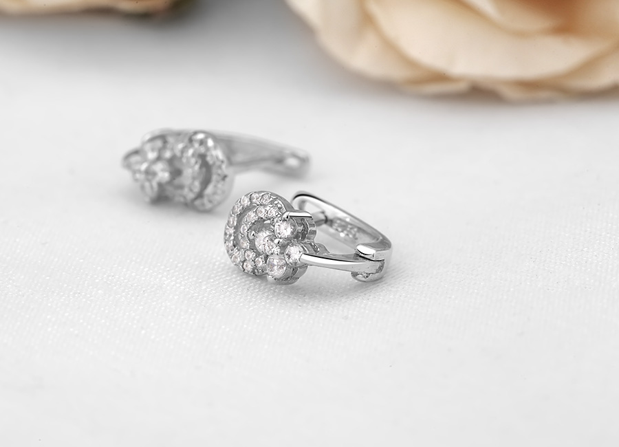 Mẫu nữ trang th&acirc;n thiết gi&uacute;p bạn đẹp trong mọi ho&agrave;n cảnh.