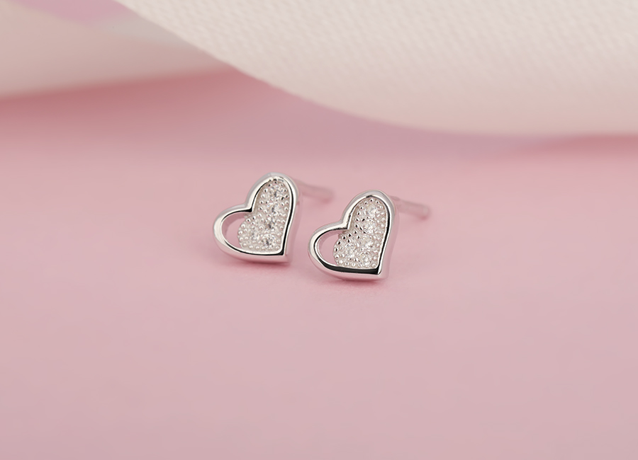 Bông tai bạc Pure Heart được thiết kế đẹp, truyền tải thông điệp sâu sắc, chắn chắn sẽ được lòng nhiều bạn gái.
