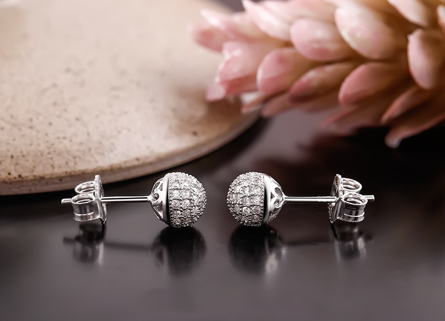 C&oacute; ai nỡ l&ograve;ng từ chối mẫu hoa tai hấp dẫn n&agrave;y?