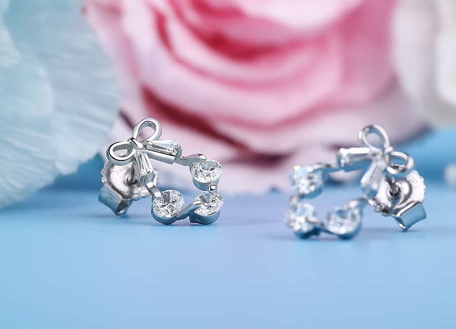 Tạo h&igrave;nh hấp dẫn cho c&ocirc; g&aacute;i trưng diện th&ecirc;m cuốn h&uacute;t.