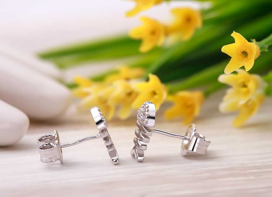 Mẫu trang sức c&oacute; thể trưng diện thường xuy&ecirc;n.