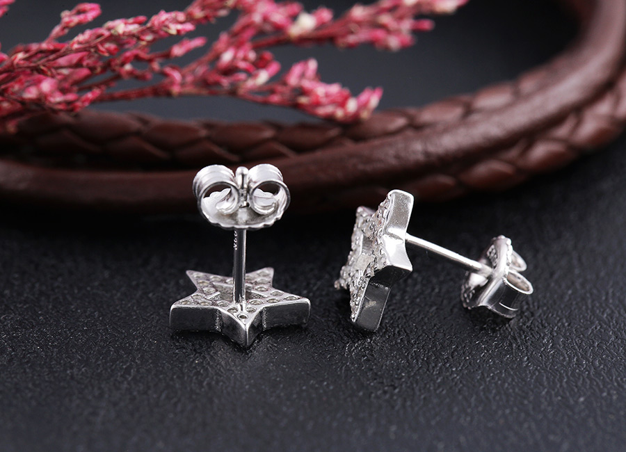 B&ocirc;ng tai cứng c&aacute;p, dễ sử dụng.