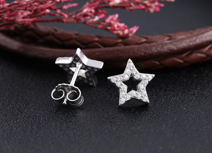 Tạo d&aacute;ng ng&ocirc;i sao được l&agrave;m rỗng để tạo độ thanh tho&aacute;t.