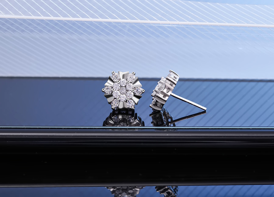 Kiểu d&aacute;ng khuy&ecirc;n nụ đầy th&acirc;n thuộc với mọi c&ocirc; g&aacute;i.