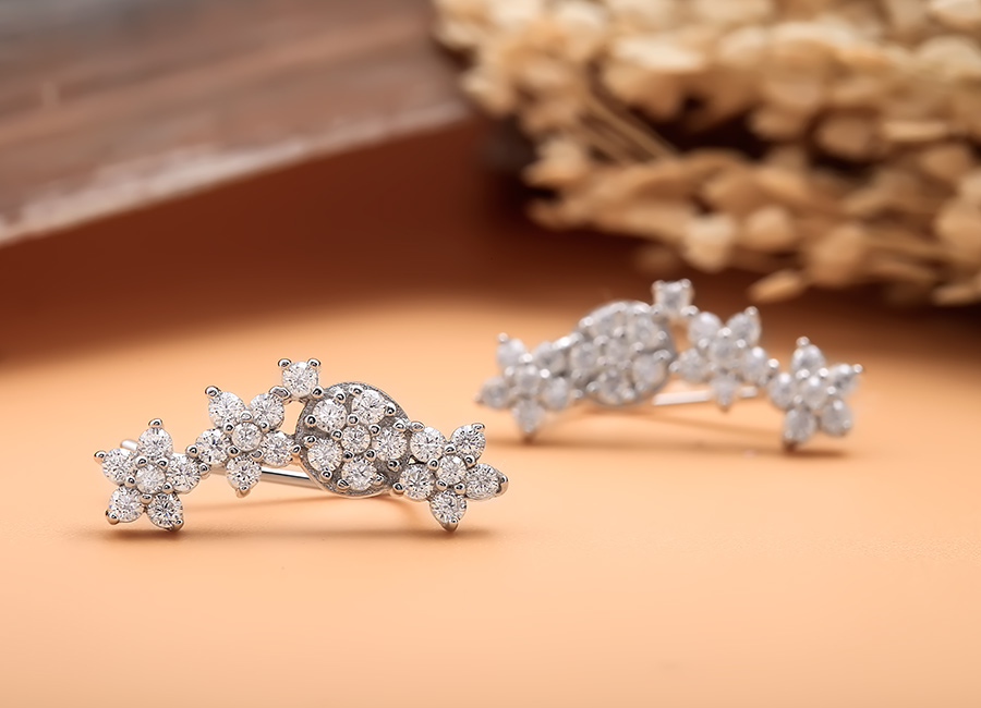 Lấp l&aacute;nh sắc s&aacute;ng đến từ đ&aacute; CZ.