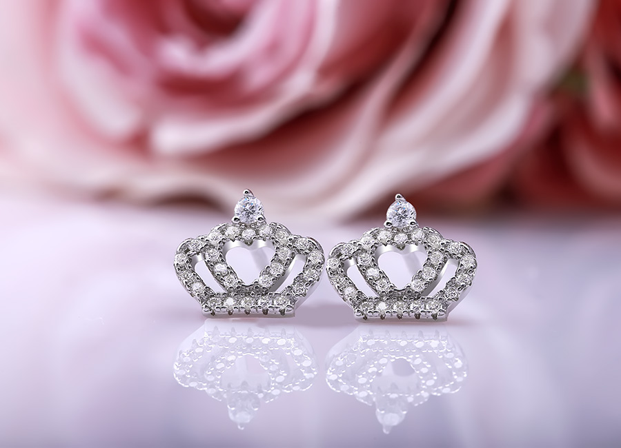 Đ&atilde; l&agrave; con g&aacute;i th&igrave; n&ecirc;n biết l&agrave;m đẹp cho bản th&acirc;n c&ugrave;ng những phụ kiện trang sức ph&ugrave; hợp.