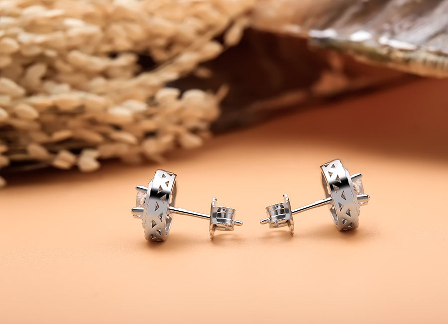 Kh&oacute;a chốt kết cấu chắc chắn.