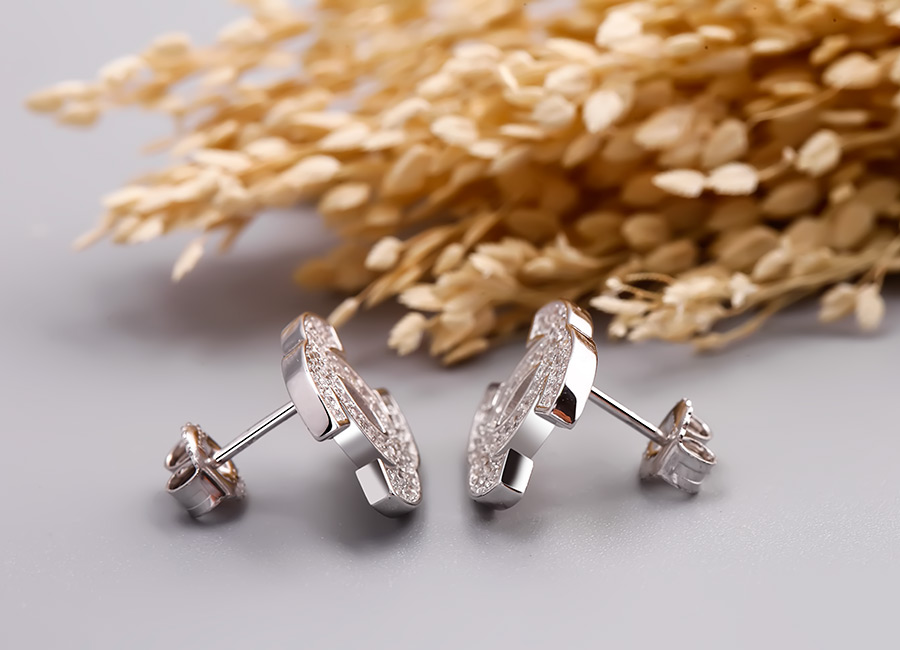  Trang sức của Eropi v&ocirc; c&ugrave;ng tinh tế.