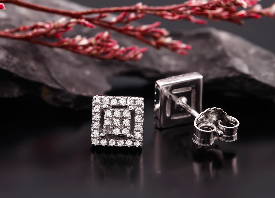 Khối vu&ocirc;ng trong ngo&agrave;i đan xen với nhau.