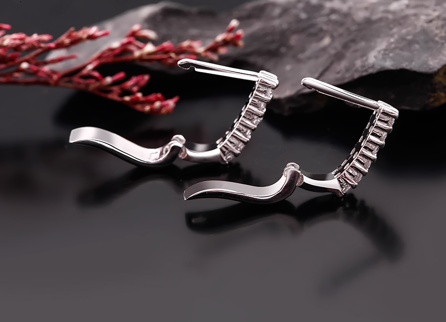 Đ&oacute;ng mở chốt bấm chỉ trong v&agrave;i gi&acirc;y.