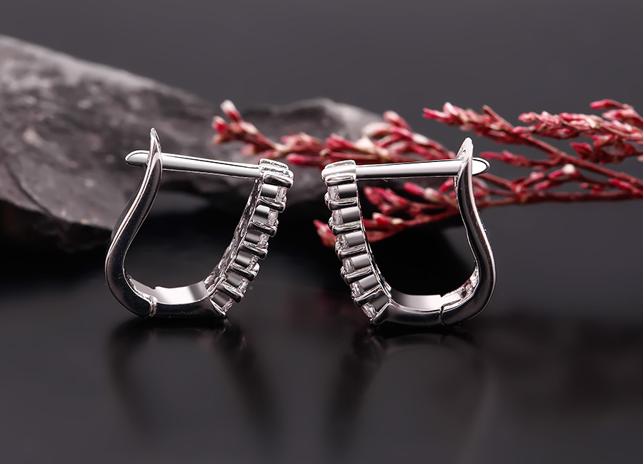 Gam m&agrave;u s&aacute;ng nổi bật dễ đeo với mọi l&agrave;n da.