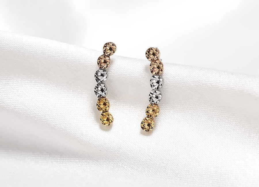 B&ocirc;ng tai v&agrave;ng 18K