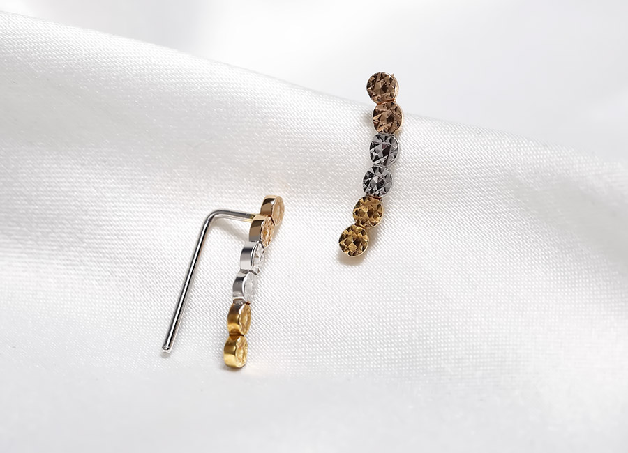 B&ocirc;ng tai v&agrave;ng 18K