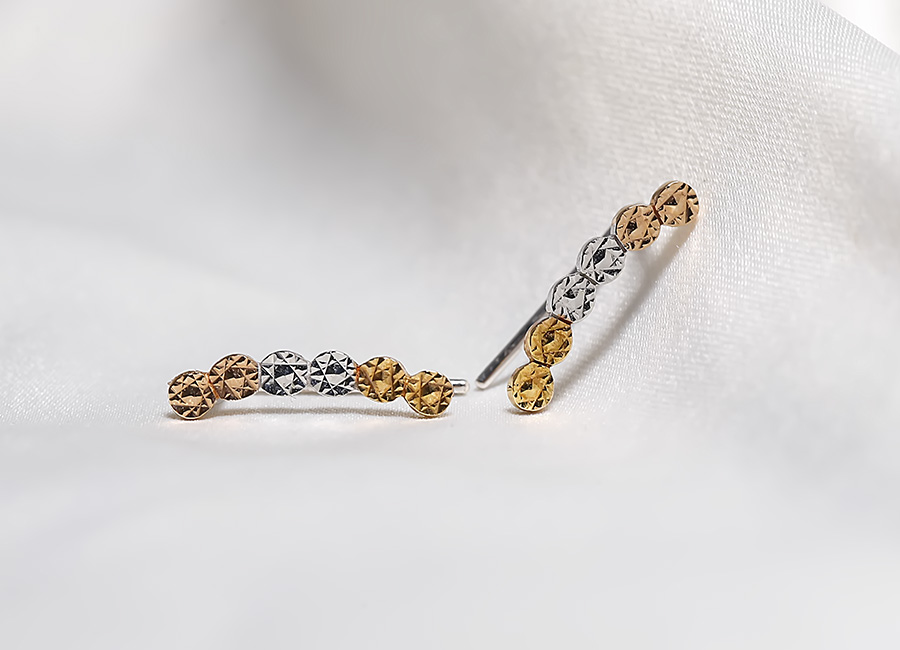 B&ocirc;ng tai v&agrave;ng 18K