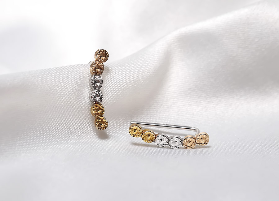 B&ocirc;ng tai v&agrave;ng 18K