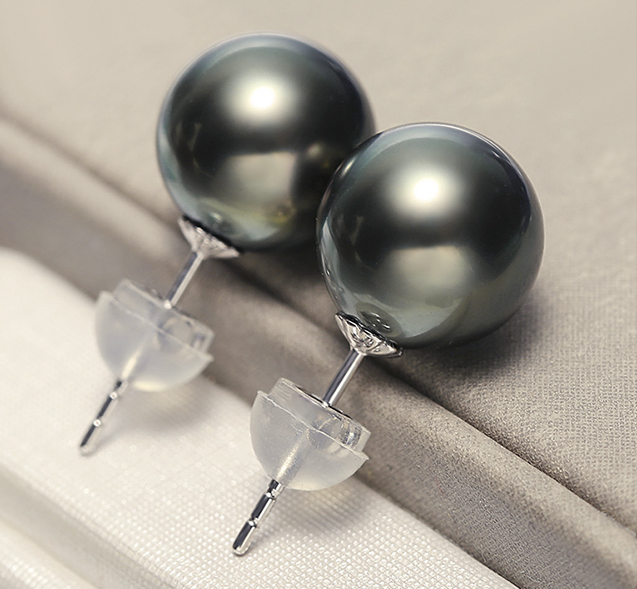 B&ocirc;ng tai v&agrave;ng 18K