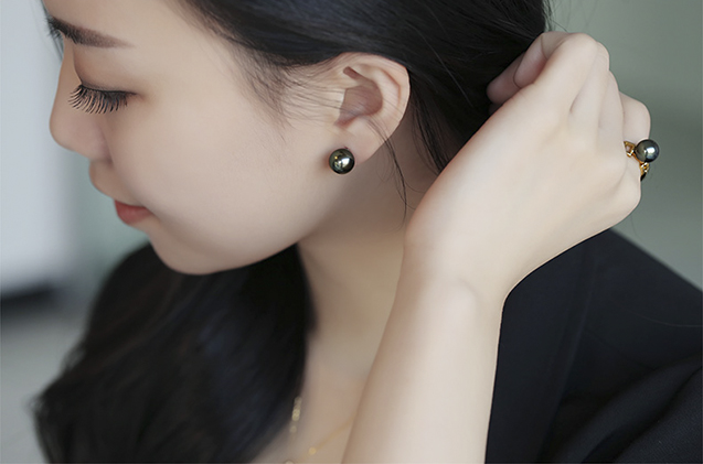 B&ocirc;ng tai v&agrave;ng 18K