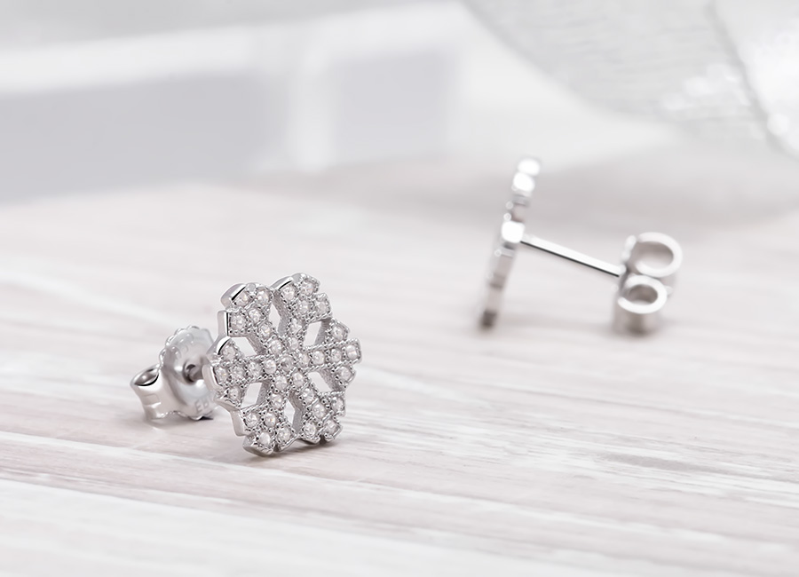 Mẫu trang sức gợi cảm hứng về m&ugrave;a đ&ocirc;ng.