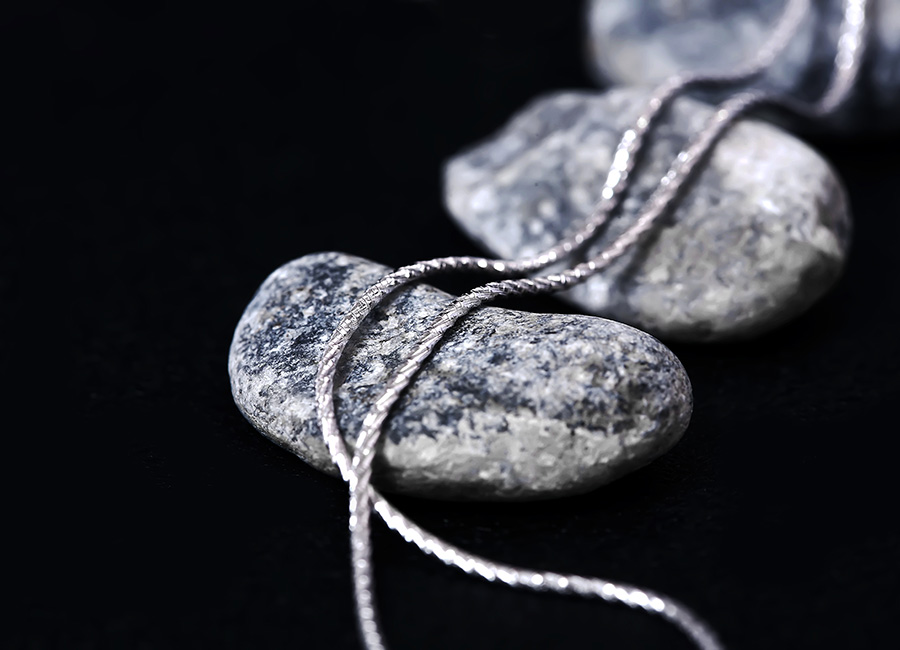 Kết cấu d&acirc;y đeo chắc chắn, chặt chẽ.