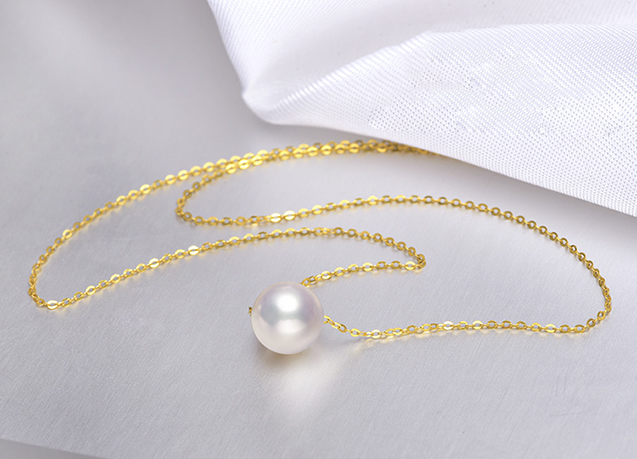 D&acirc;y chuyền v&agrave;ng