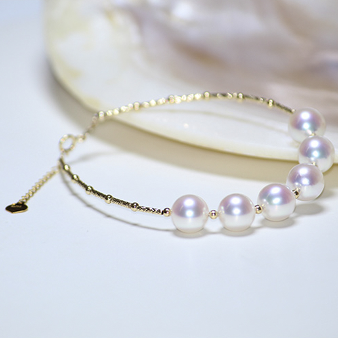 Lắc tay v&agrave;ng