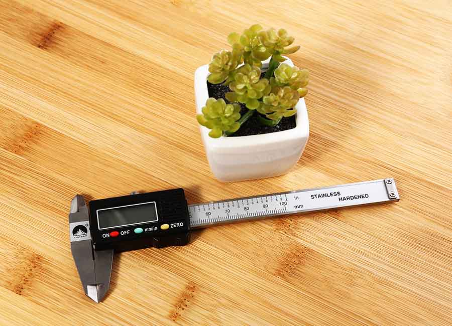 Cận cảnh m&aacute;y đo k&iacute;ch thước đ&aacute;.