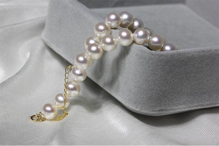 Lắc tay v&agrave;ng