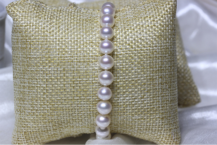 Lắc tay v&agrave;ng