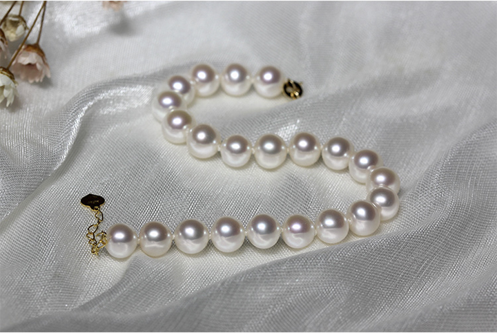 Lắc tay v&agrave;ng