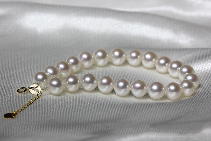 Lắc tay v&agrave;ng