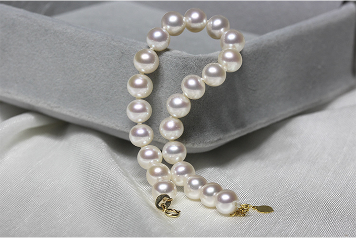 Lắc tay v&agrave;ng