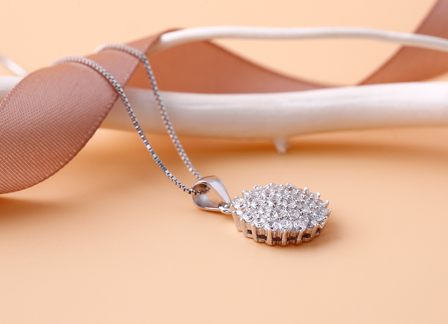 Mẫu nữ trang xinh xắn sẽ khiến bạn kh&ocirc;ng thể rời mắt được.