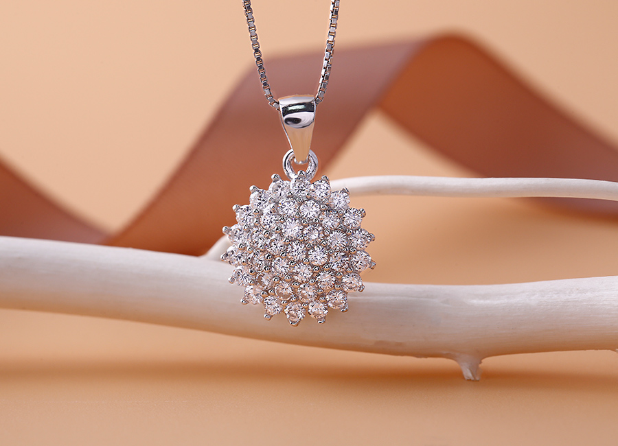 Mẫu trang sức hợp &yacute; nhiều c&ocirc; g&aacute;i.