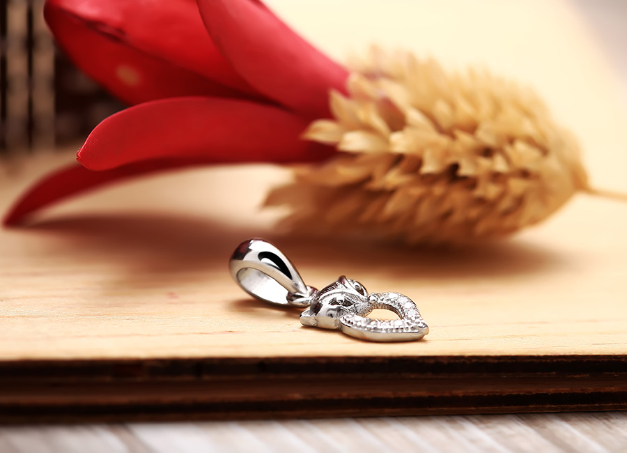 Đường bạc mịn v&agrave; trau chuốt.