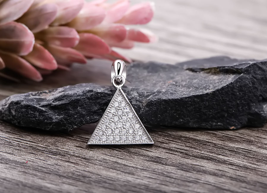 Đẹp, c&aacute; t&iacute;nh v&agrave; rạng rỡ hơn khi trưng diện trang sức của Eropi.