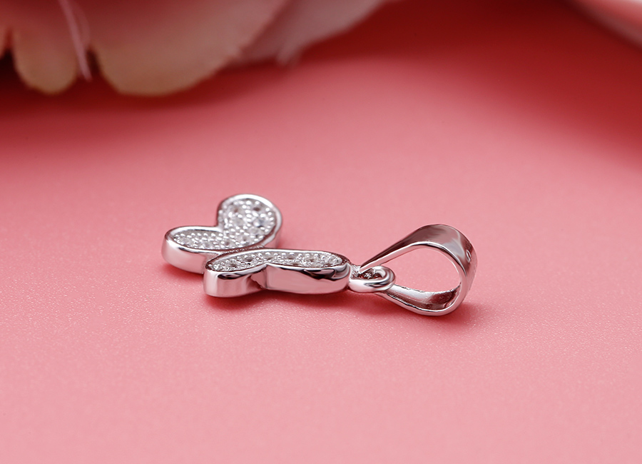 Mẫu nữ trang giản dị nhưng đủ để khiến cho bạn g&aacute;i trở n&ecirc;n rạng rỡ hơn.