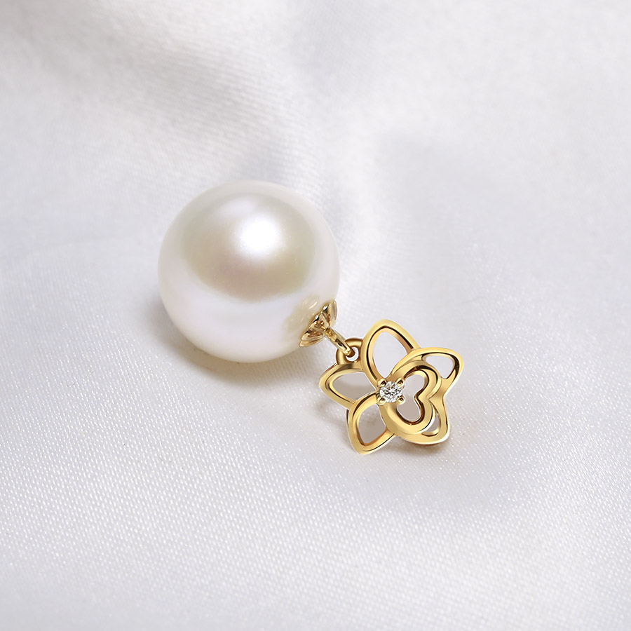 Mặt d&acirc;y chuyền v&agrave;ng 18k