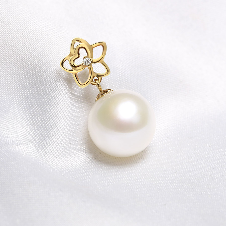 Mặt d&acirc;y chuyền v&agrave;ng 18k
