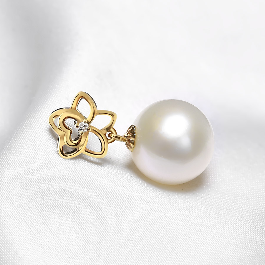 Mặt d&acirc;y chuyền v&agrave;ng 18k