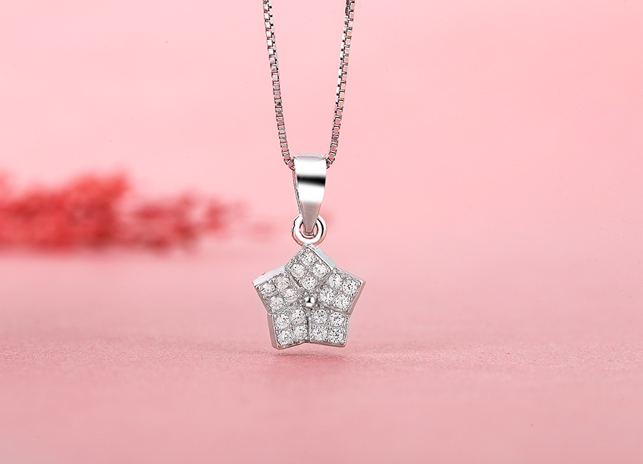 Mẫu trang sức ho&agrave;n to&agrave;n sử dụng chất liệu bạc &Yacute; 925 cao cấp.