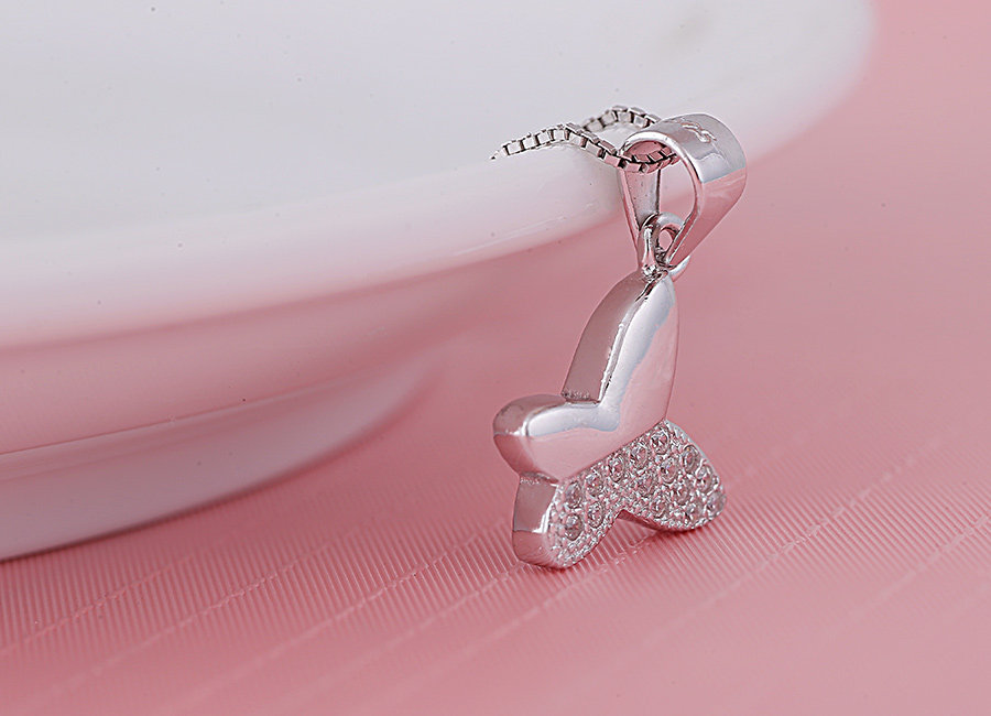 Chế xuất từ bạc Italia 925, sản phẩm c&oacute; độ bền vượt trội.