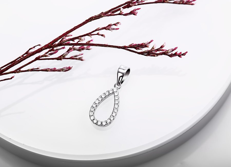 Những vi&ecirc;n đ&aacute; được nạm v&ocirc; c&ugrave;ng ấn tượng