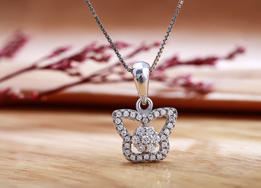 Mẫu trang sức dễ d&agrave;ng g&acirc;y được thiện cảm với mọi người.