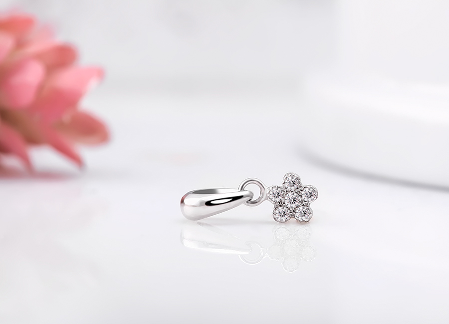 Đẹp xinh như ch&iacute;nh b&ocirc;ng hoa tr&ograve;n 5 c&aacute;nh l&atilde;ng mạn.