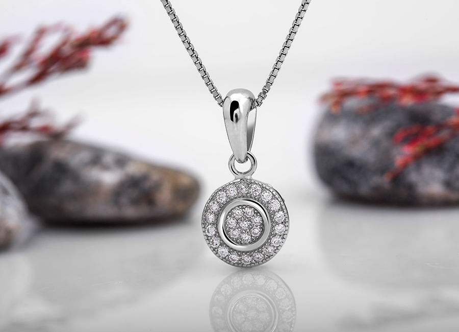 Mẫu nữ trang giản đơn sẽ đem đến cho bạn sự hiện đại, thoải m&aacute;i khi đeo.