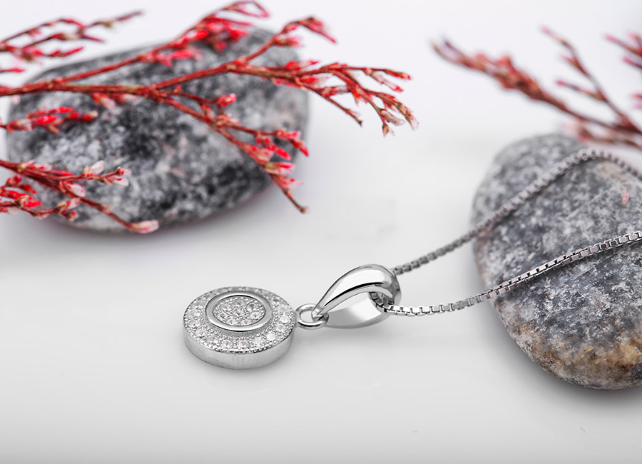 Đường n&eacute;t nhẹ nh&agrave;ng từ từ l&agrave;m c&ocirc; g&aacute;i xao xuyến.